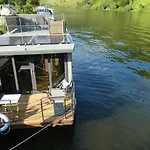 Hausboot Moselrose In 보트호텔 Polich