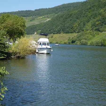 Hausboot Moselrose In Bådhotel