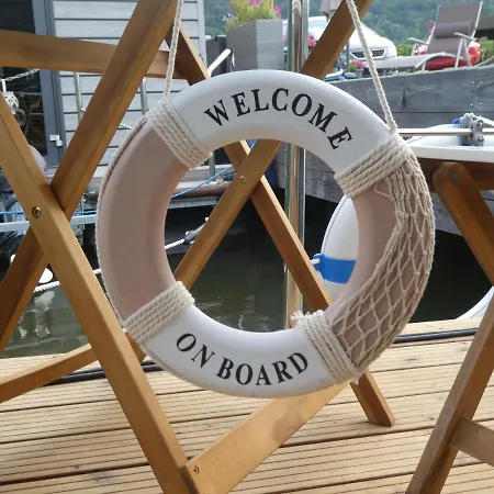 Hausboot Moselrose In Pölich * Polich