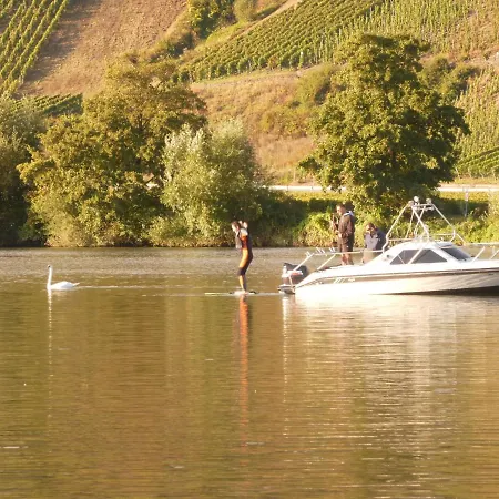 보트호텔 Hausboot Moselrose In Polich
