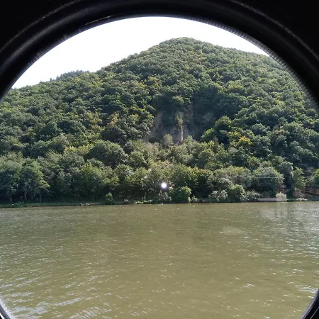 Hausboot Moselrose In 보트호텔 *