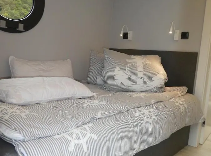 Hausboot Moselrose In * Polich