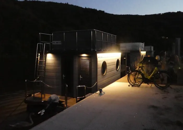 Hausboot Moselrose In Botel Polich